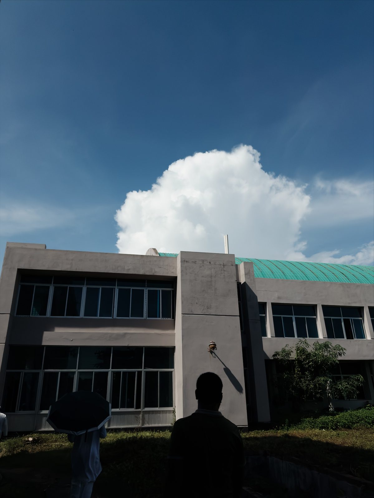 The same building, with a deeper blue at the top of the sky